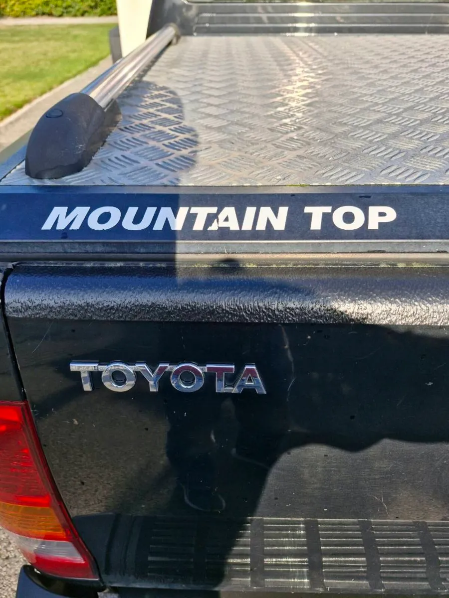 Toyota Hilux - Image 4