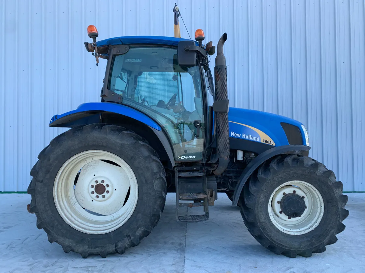 UNRESERVED 2010 NEW HOLLAND T6020 4WD TRACTOR - Image 3