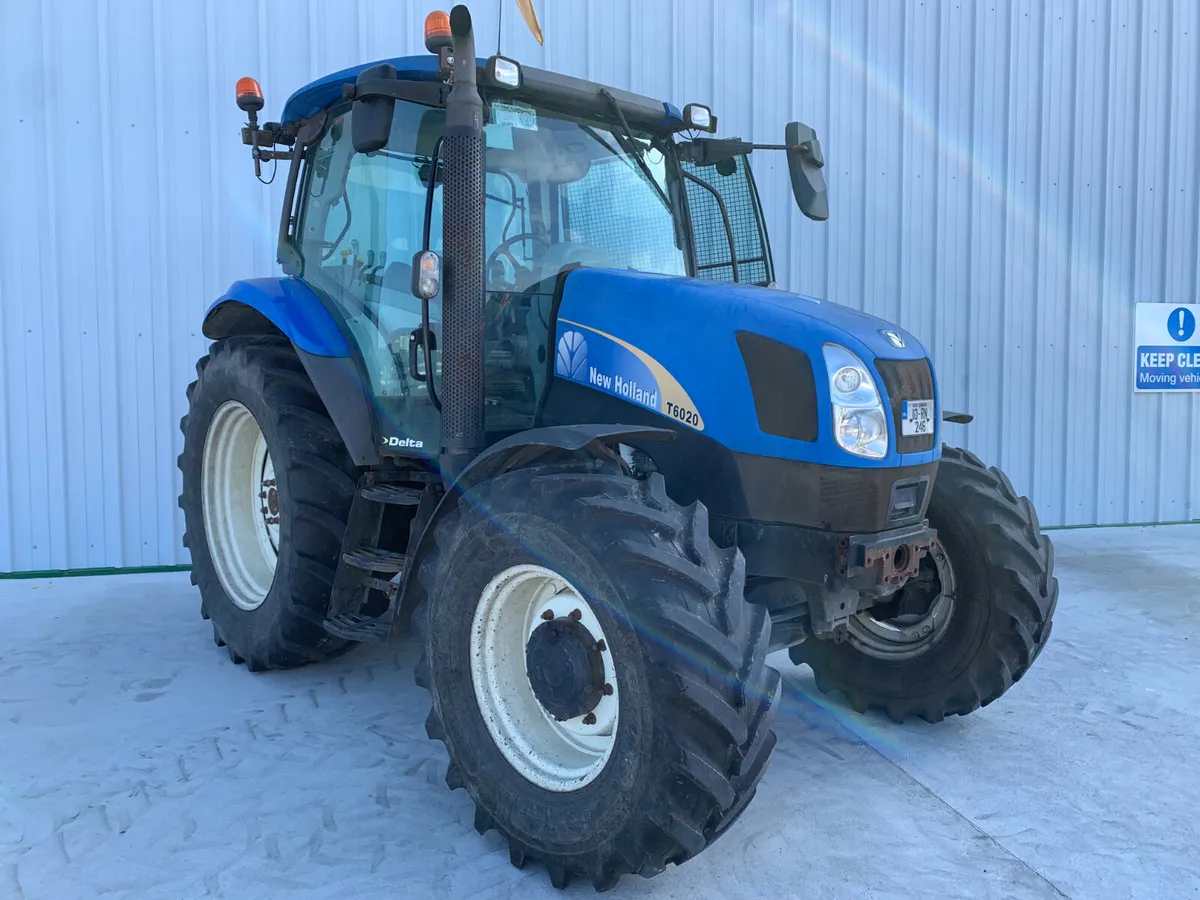 UNRESERVED 2010 NEW HOLLAND T6020 4WD TRACTOR - Image 4