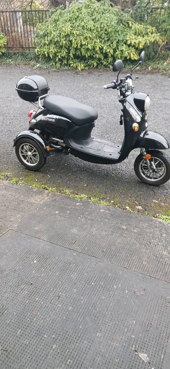 Moped mobility trike - Image 1