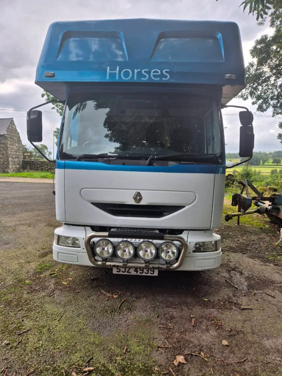 Horse lorry - Image 1