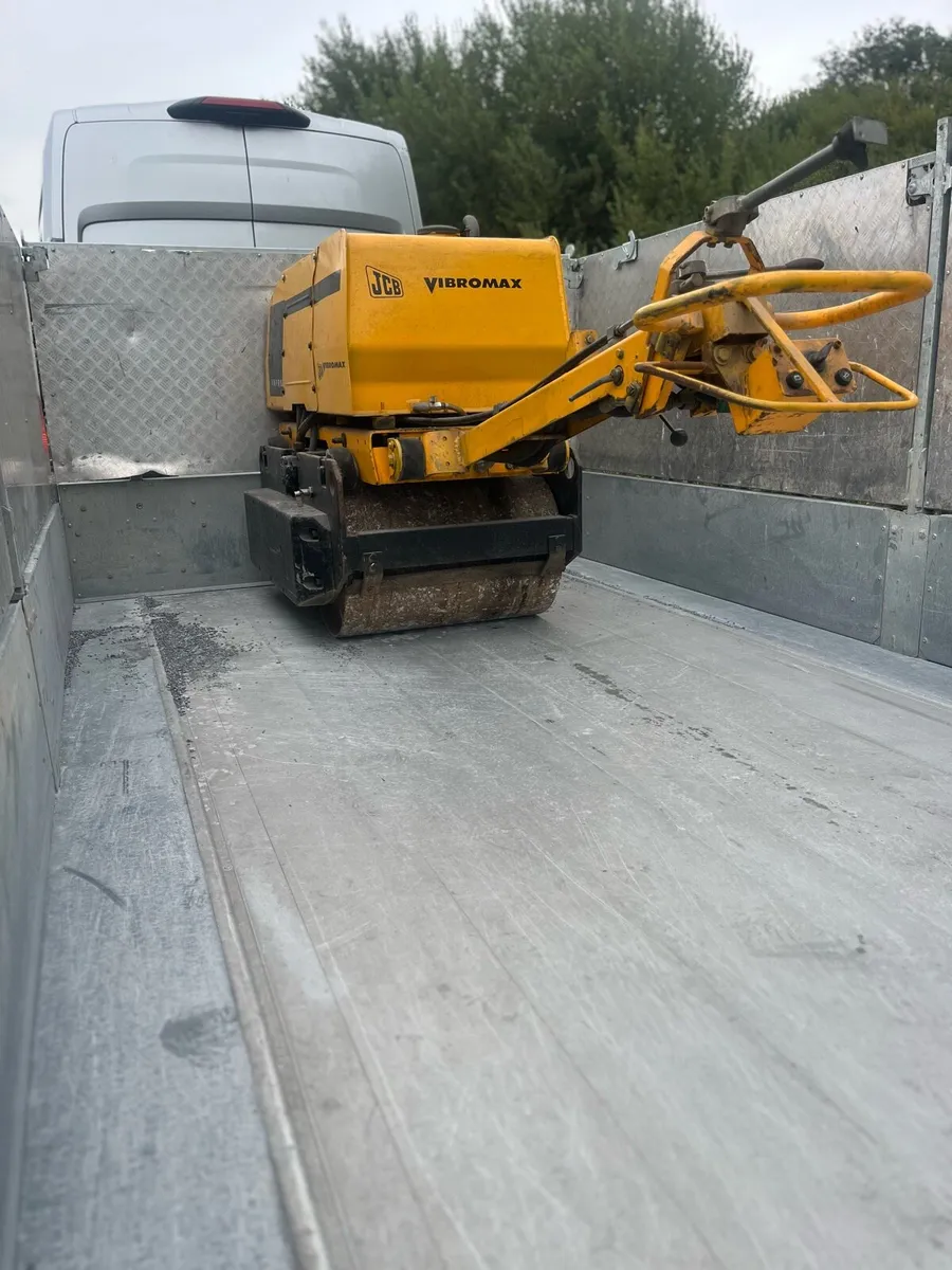 JCB Viberomax hand roller - Image 2