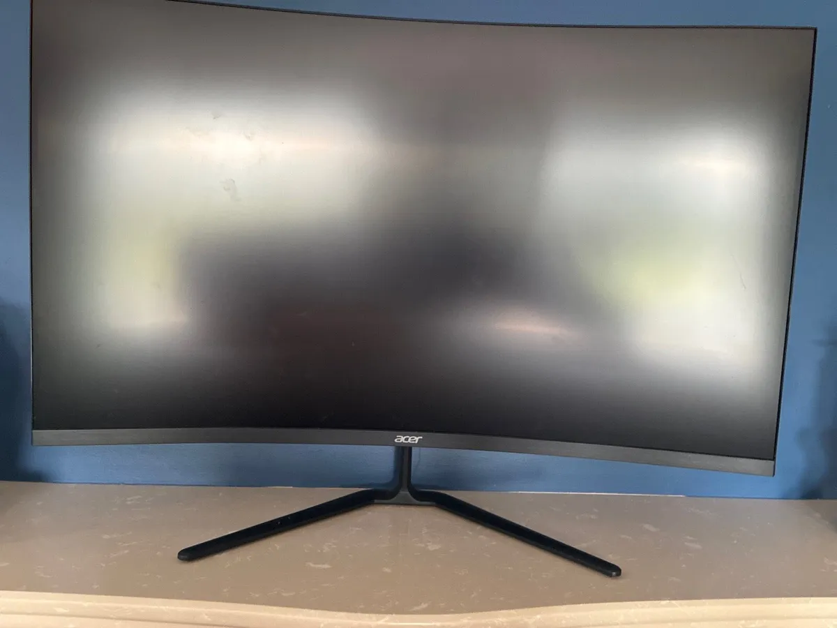 Acer 32” curved monitor - Image 1