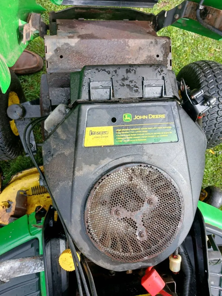 Breaking 4 parts John Deere X300R - Image 1