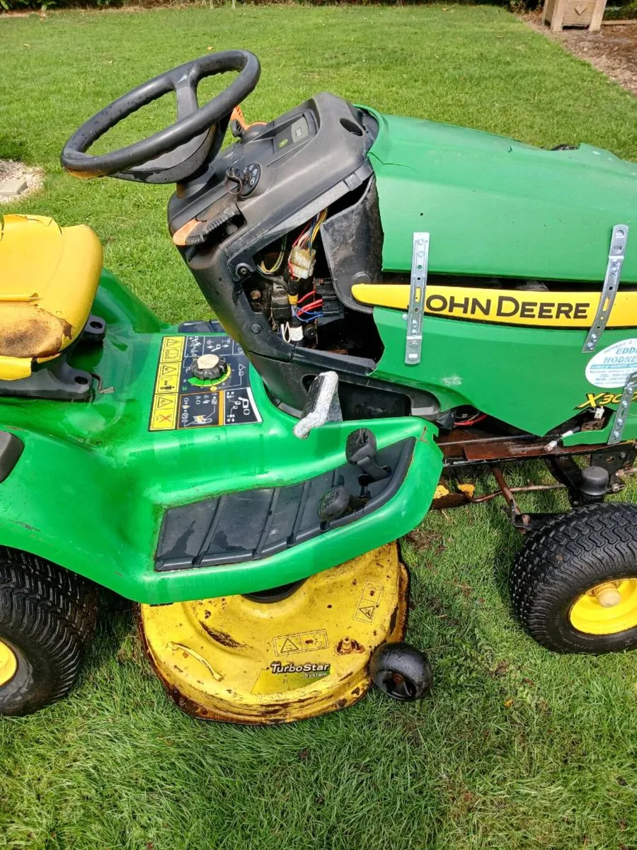 Breaking 4 parts John Deere X300R - Image 4