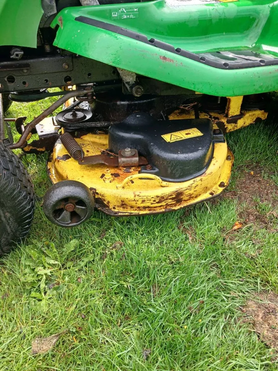 Breaking 4 parts John Deere X300R - Image 3