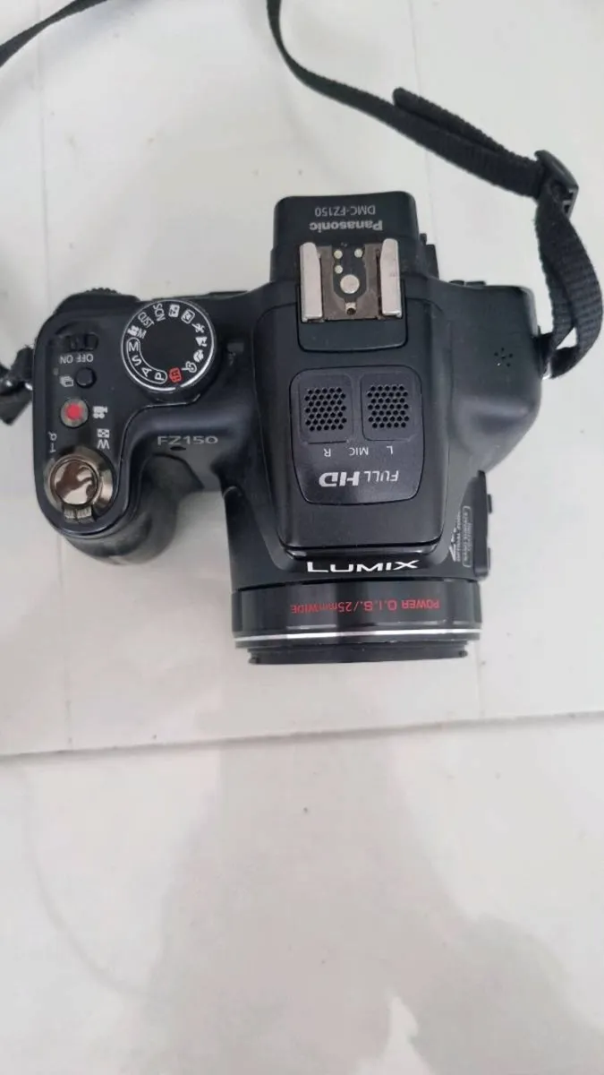 Panasonic lumix camera FZ 150 - Image 2