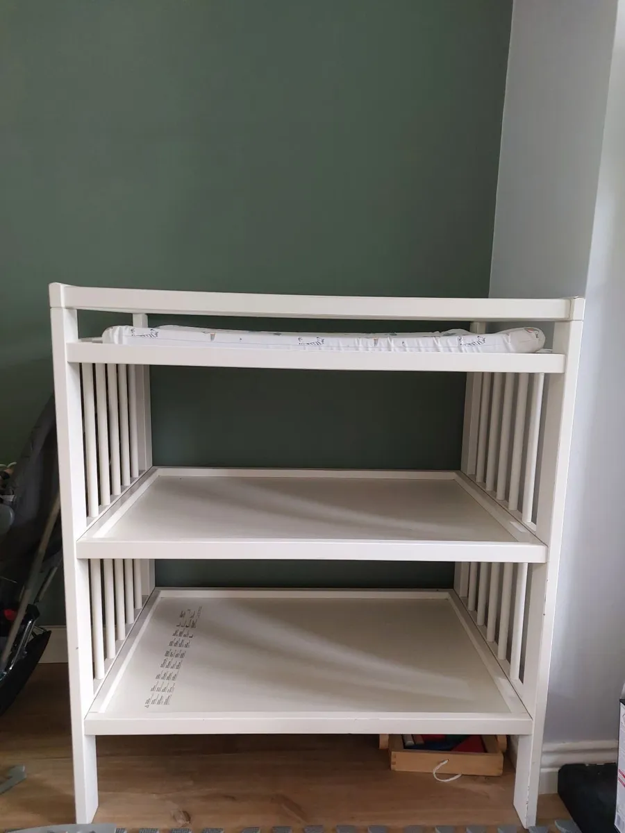 Baby changing table - Image 3