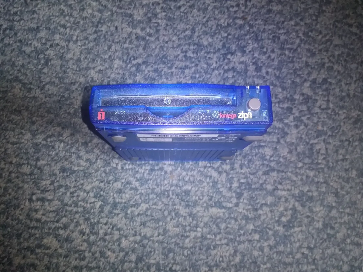 IOMEGA ZIP 100 USB DRIVE - Image 2