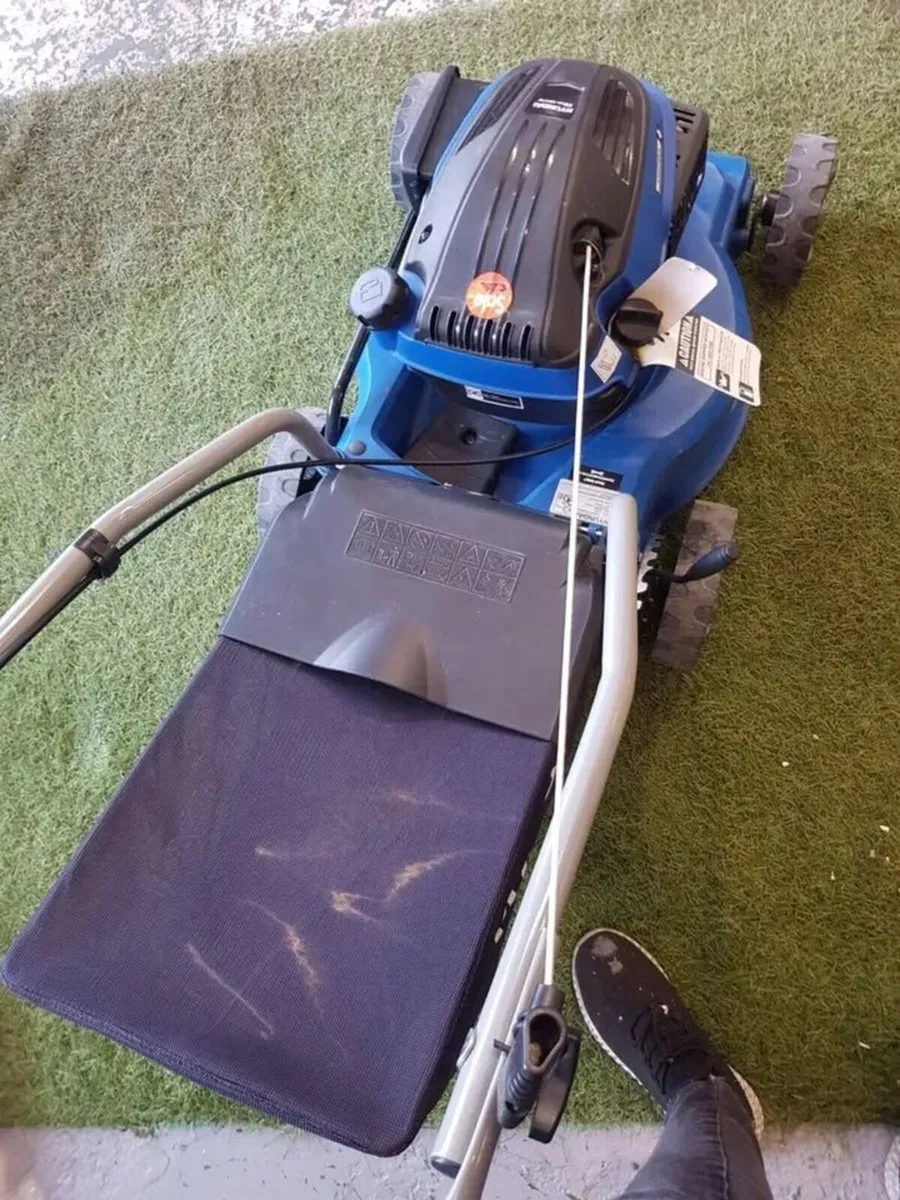 HYUNDAI 16''/40CM 79CC PETROL LAWNMOWER - HYM400P - Image 2