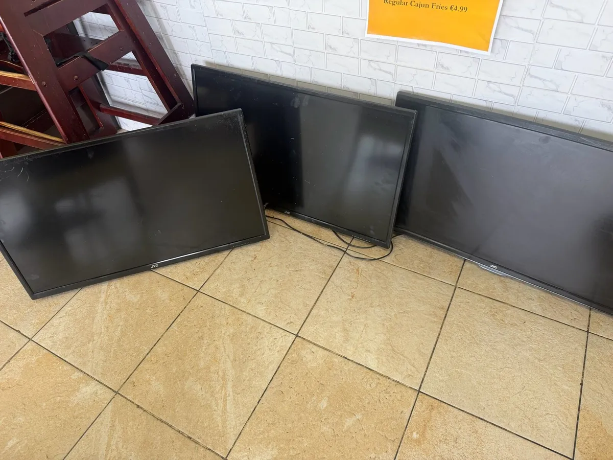 Commercial Simag Ice Machine & JVC TV⁠ - Image 4