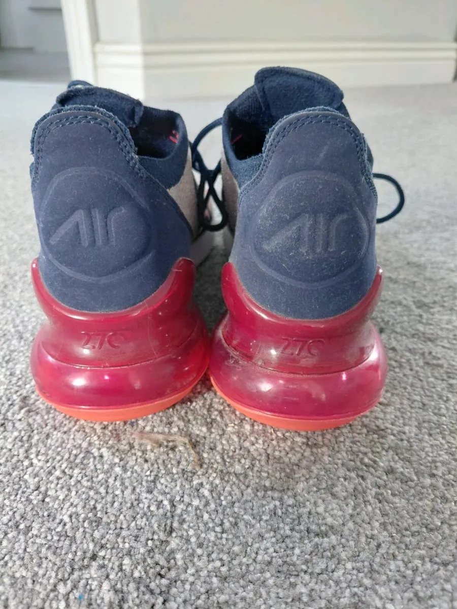 Womens Nike Air 270 trainers - Image 3