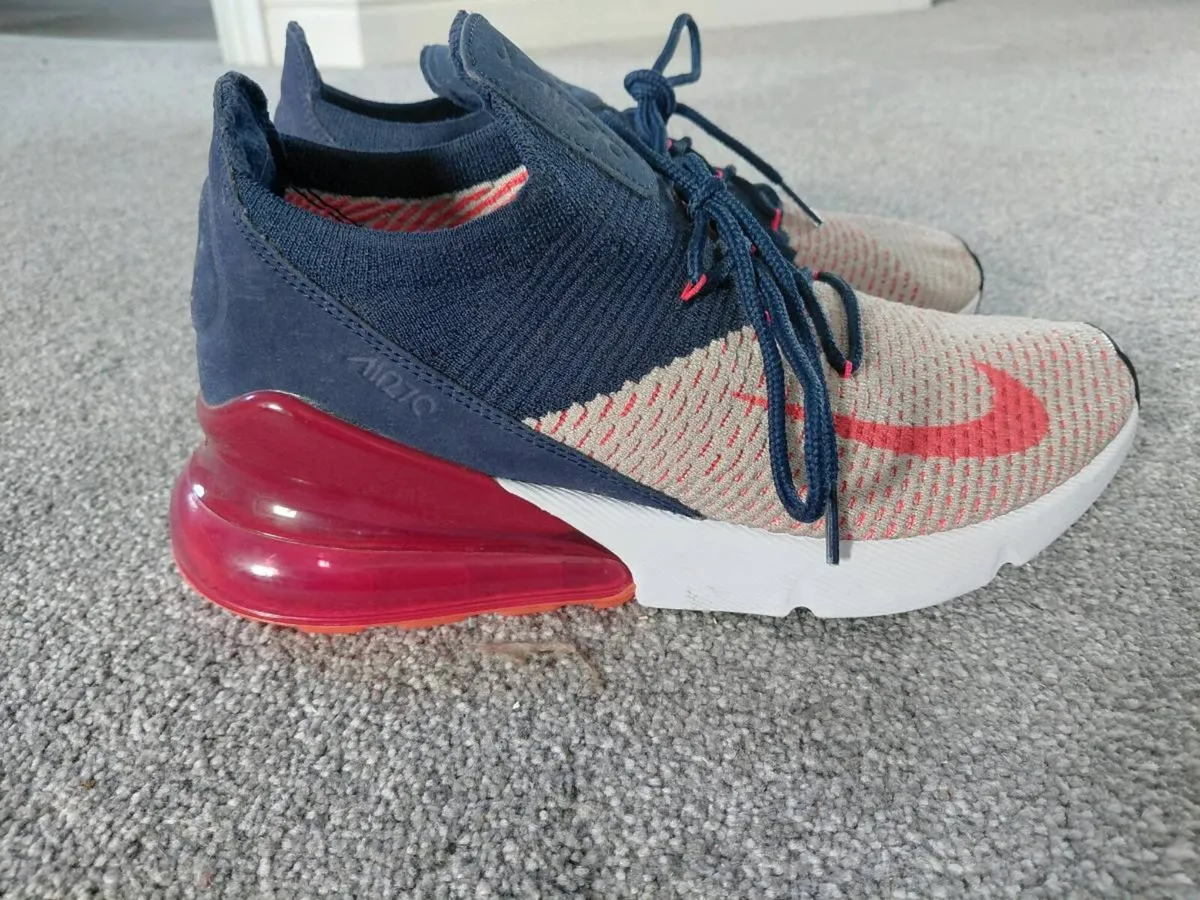 Womens Nike Air 270 trainers - Image 4