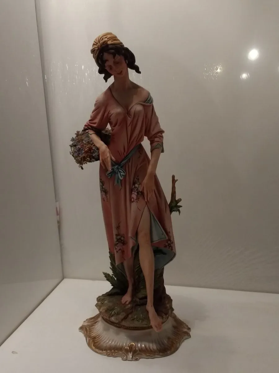 Capodimonte Figurine set (Rare Collectibles) - Image 2