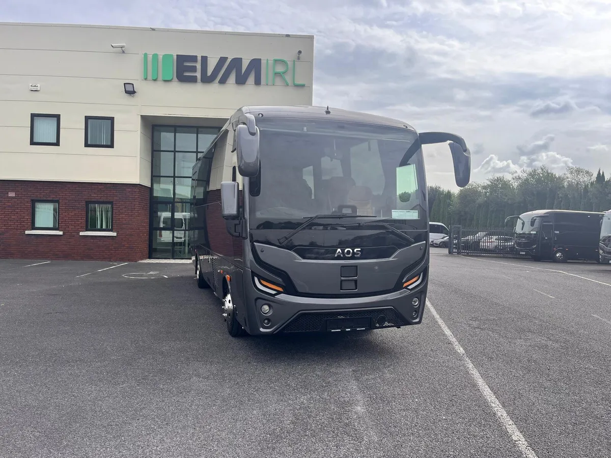 Grand Toro II VIP (21 Seats + Guide + Driver) - Image 1