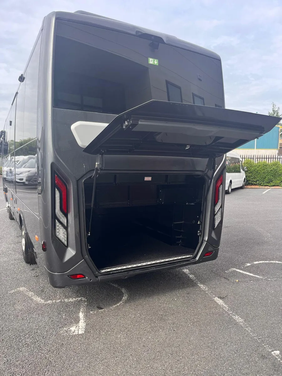 Grand Toro II VIP (21 Seats + Guide + Driver) - Image 2