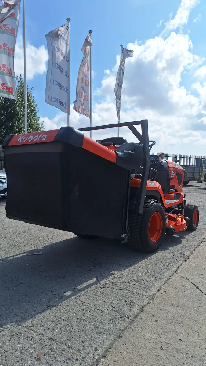 Kubota G231 ride on mower - Image 3