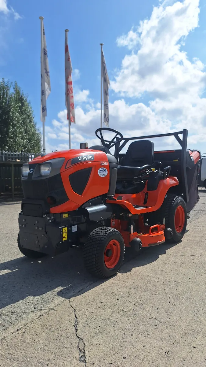 Kubota G231 ride on mower - Image 2