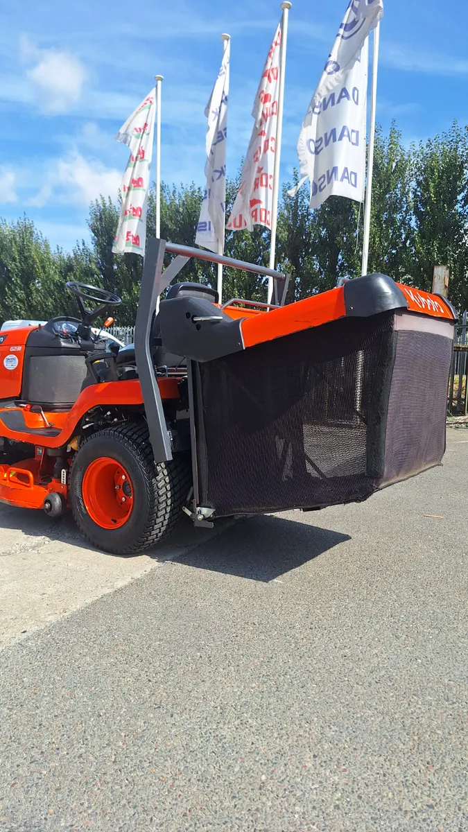 Kubota G231 ride on mower - Image 4