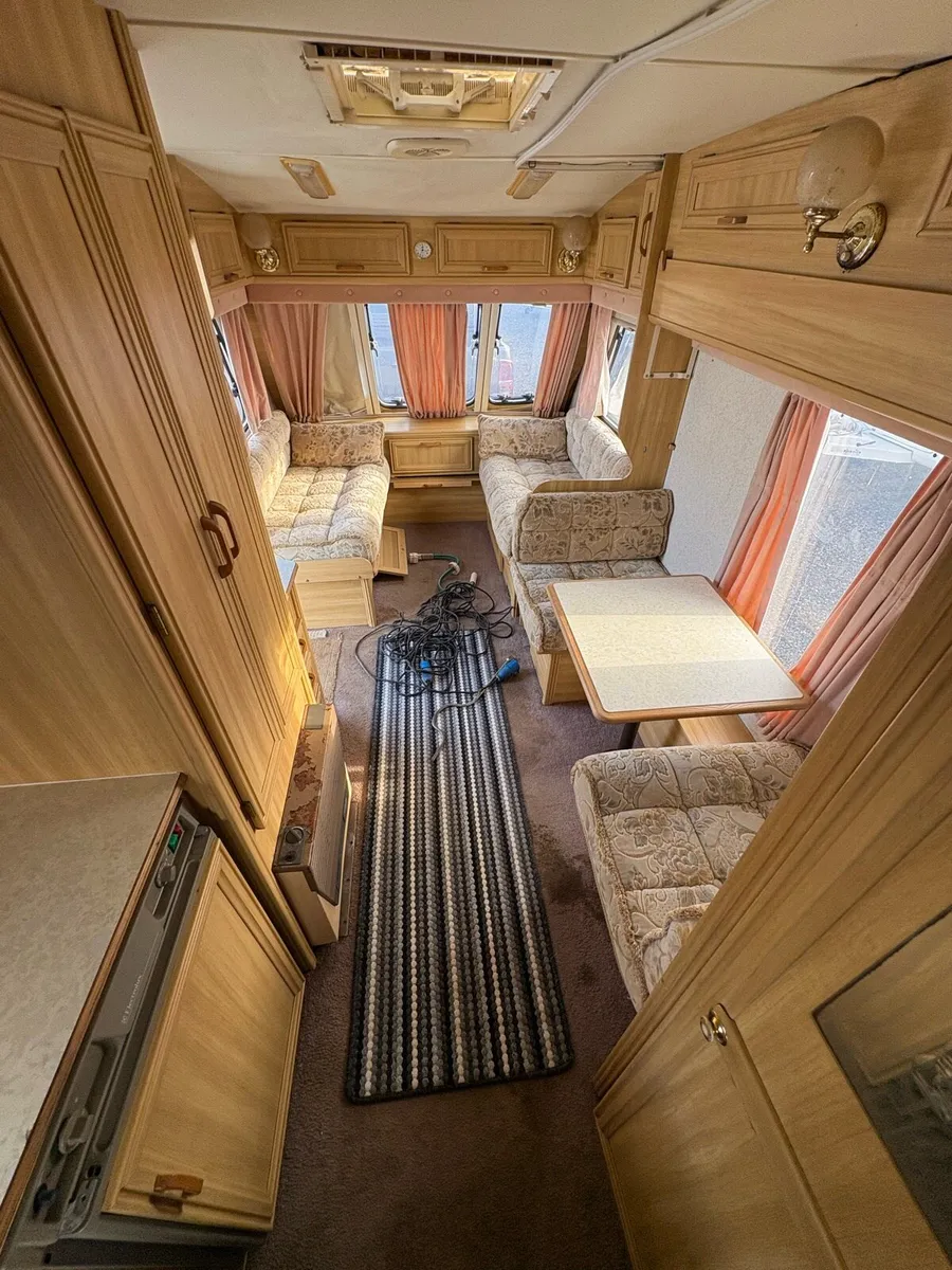 Fleetwood countryside 4 berth caravan - Image 4