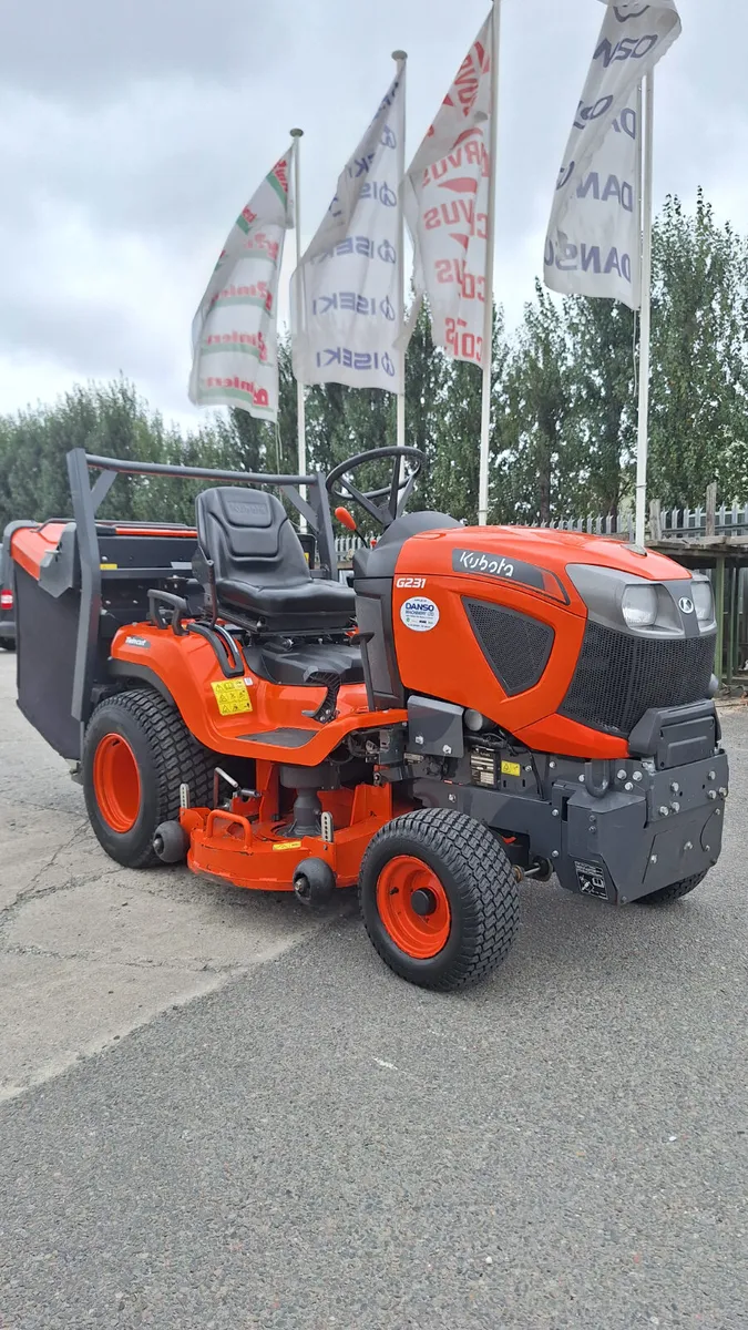 Kubota G231 ride on mower - Image 1