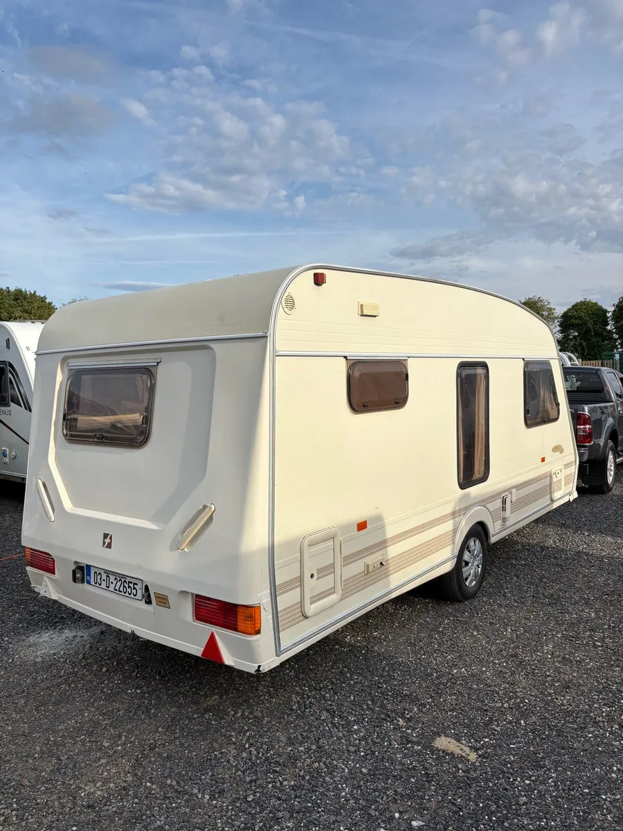 Fleetwood countryside 4 berth caravan - Image 3