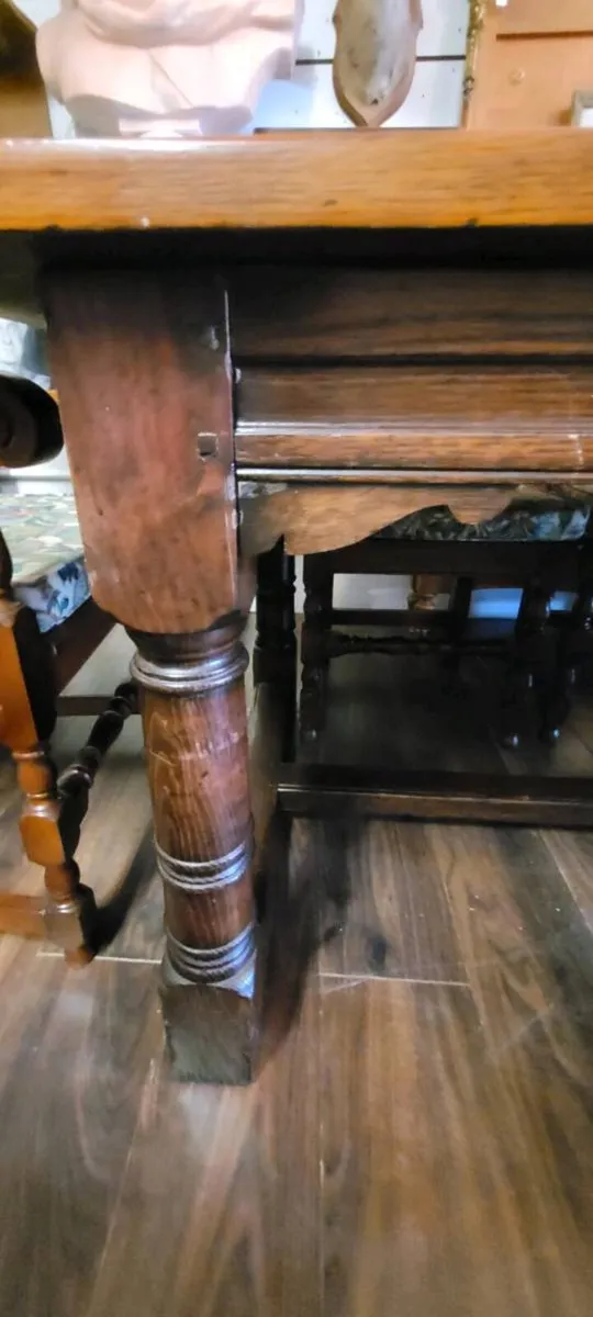 Oak dining table and 8 chairs - Image 3