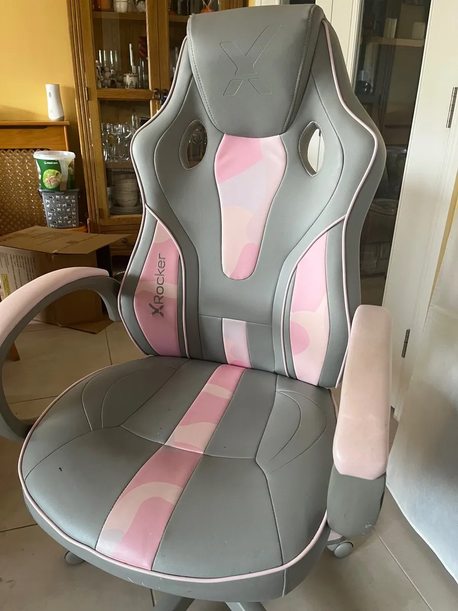 Gaming chair - Image 1
