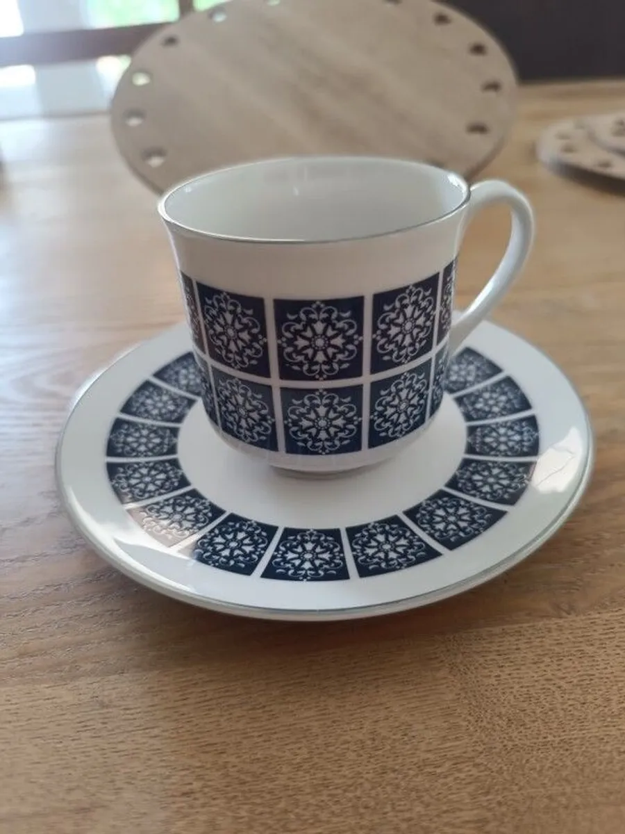 Royal Doulton Medallion TC1077 - 21-piece Vintage Tea Service: unused - Image 2