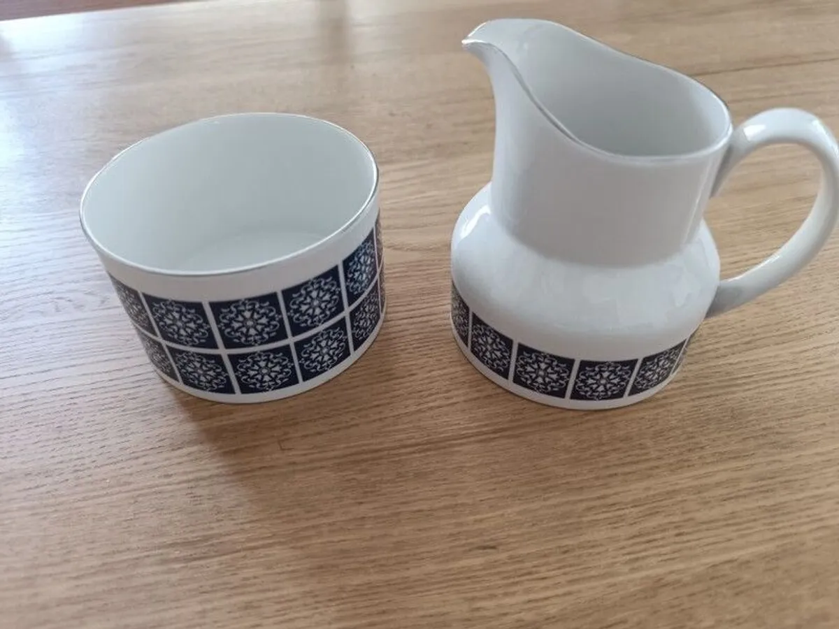Royal Doulton Medallion TC1077 - 21-piece Vintage Tea Service: unused - Image 4
