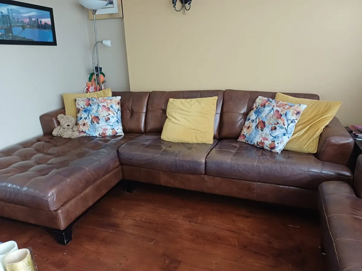 Couches - Image 2