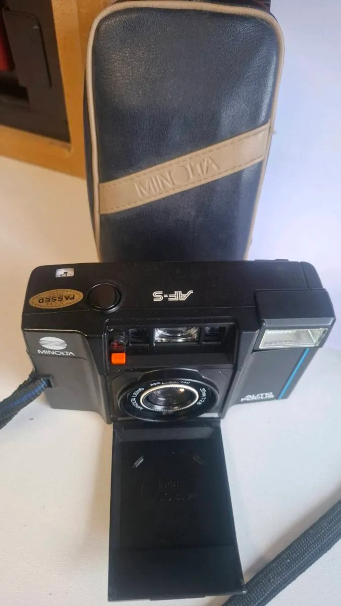 3x Cameras and voice recorder - Image 2