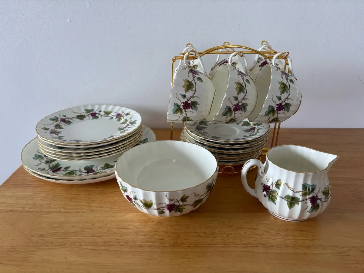 22 x Royal Worcester Tea Set - Image 4