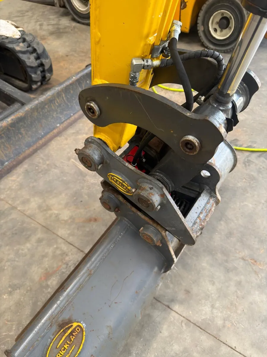 New Holland E26c 3T Mini Digger. - Image 3