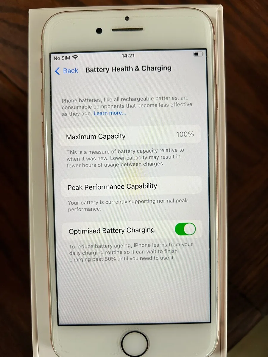 iPhone 8 - Image 2
