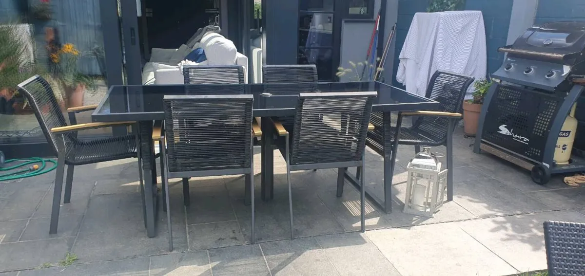 Garden table and chairs - Image 2