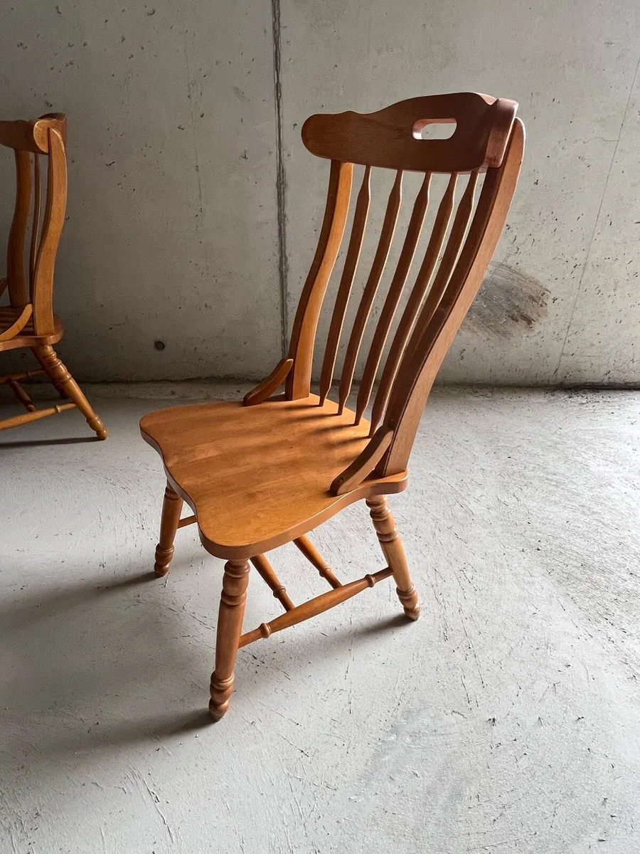 Kitchen table with 6 chairs - Image 3