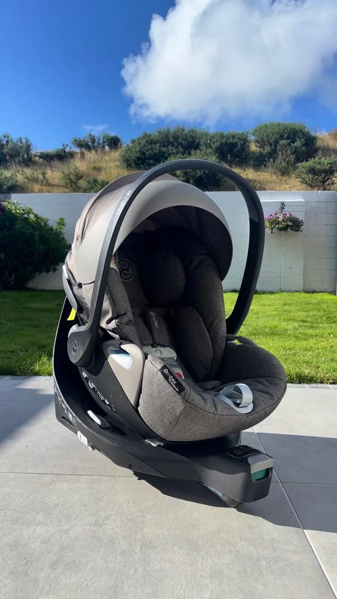 Cybex Cloud Z i-Size + Base Z + Sensor - Image 1