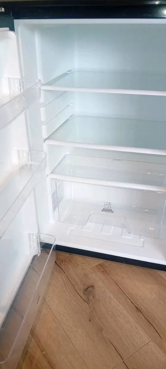 Undercounter fridge - Image 2