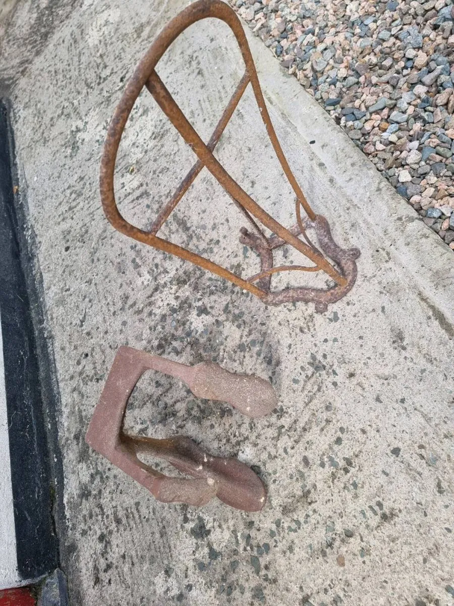 Old antiques - Image 2