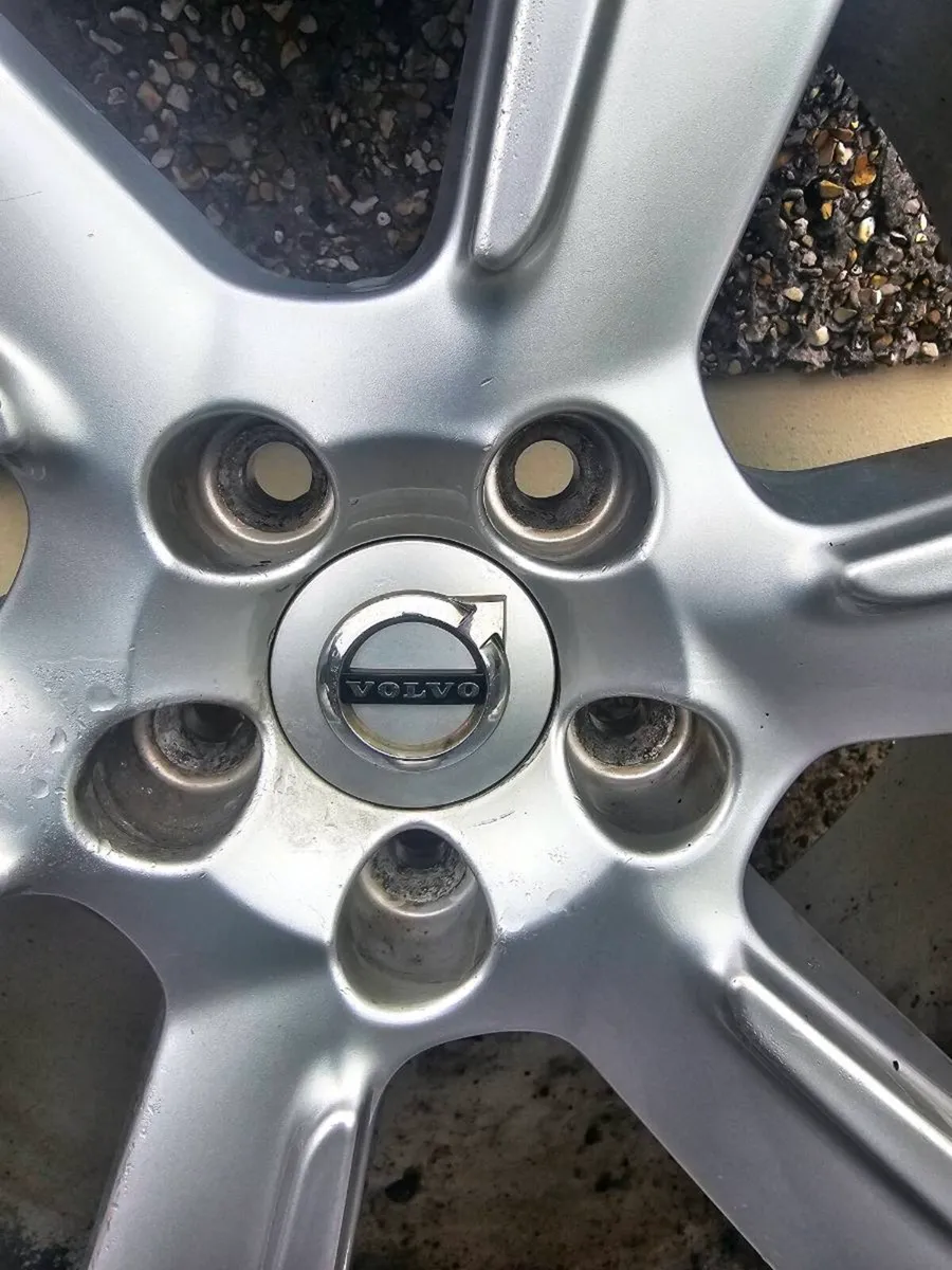 Volvo xc90 Alloys - Image 2