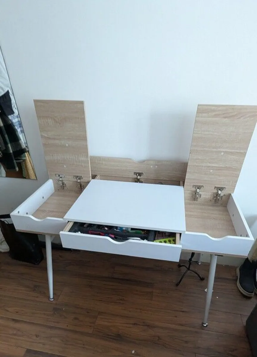 Beautiful study desk - Image 2