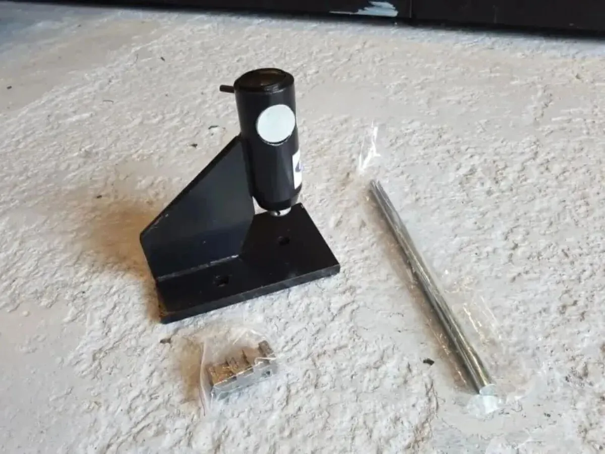 BENCH CHAIN BREAKER AND RIVET SPINNER - FOR SALE - Image 4