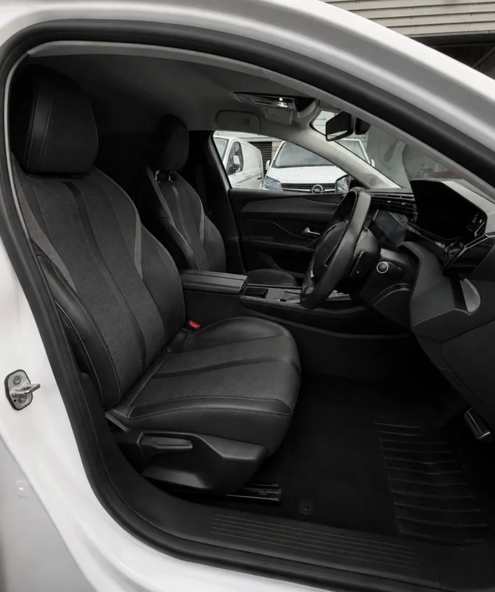 2023 Peugeot 308 Automatic Carvan - Image 4