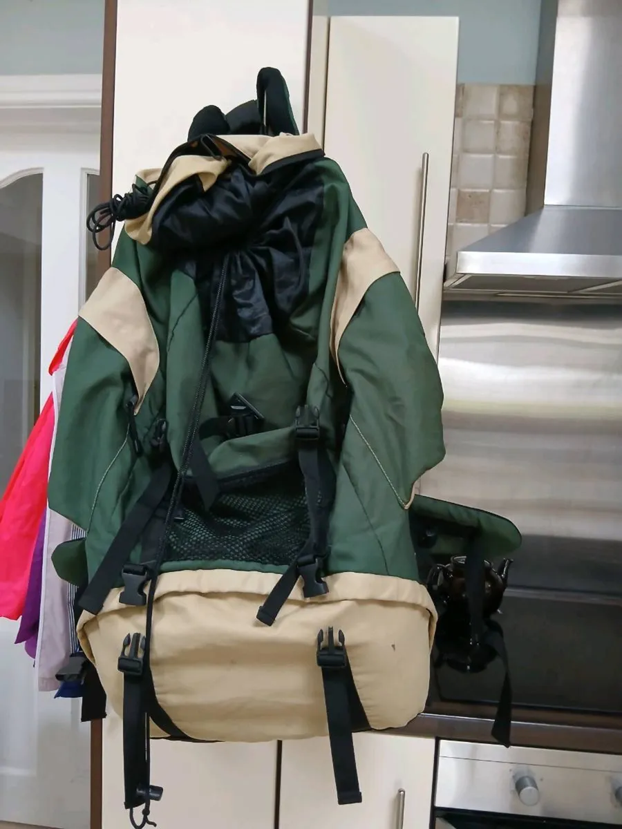 LARGE HIKING BACK PACK WITH BLANKET - Image 1
