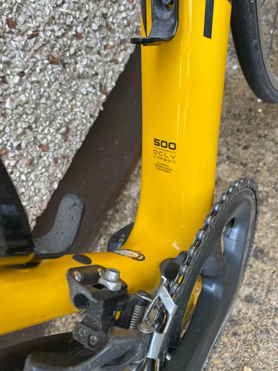 Trek SL Mens Carbon Road bike in Yellow - Image 2