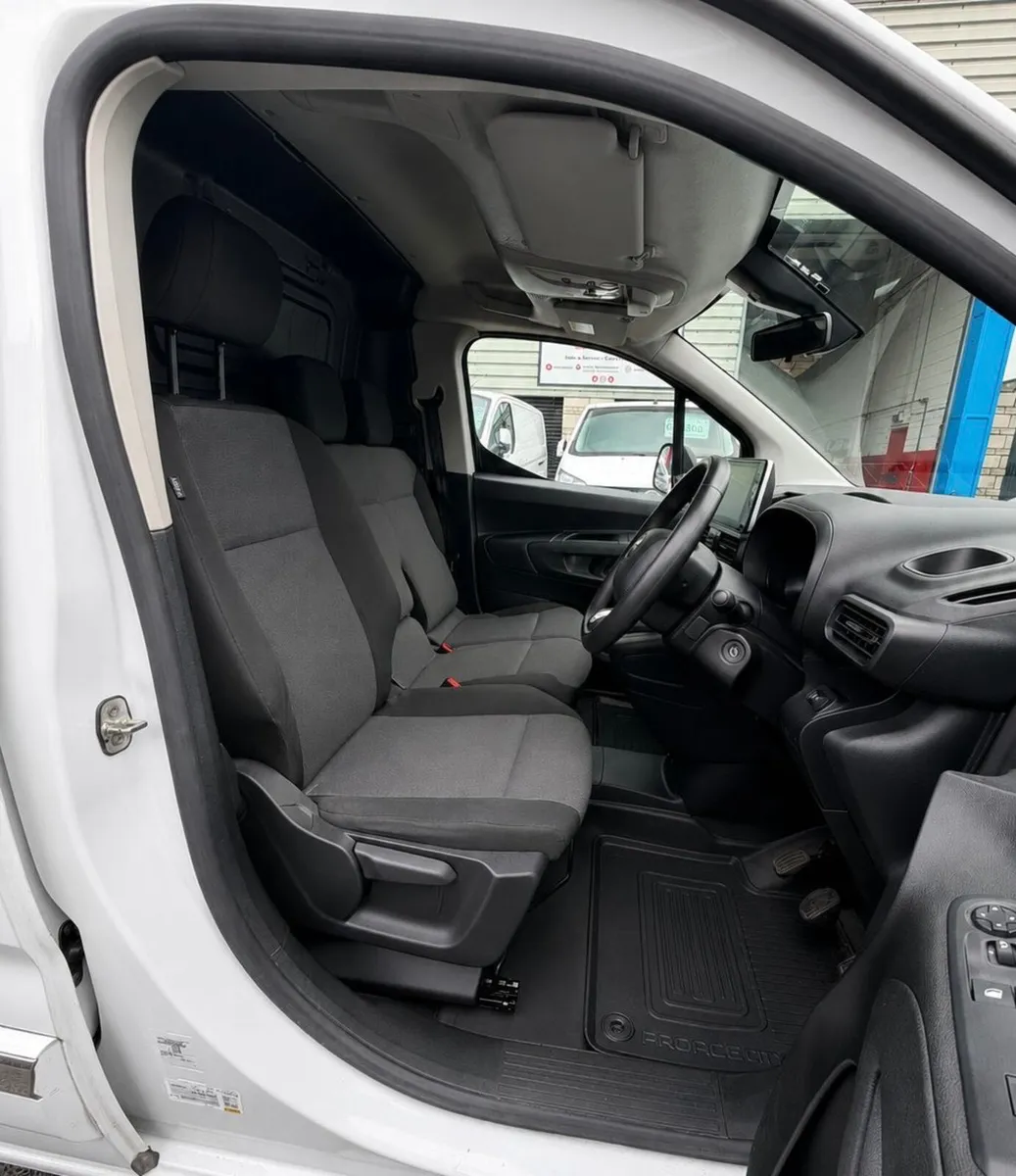 2023 Toyota Proace City ONLY 13,000km - Image 4