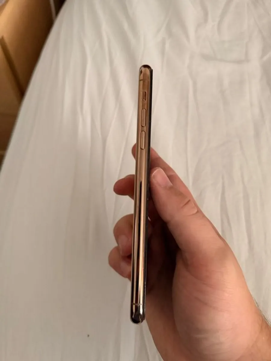 iPhone 11 Pro Max - Image 3