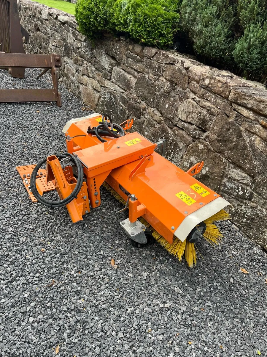 2017 Schmidt road brush - Image 1