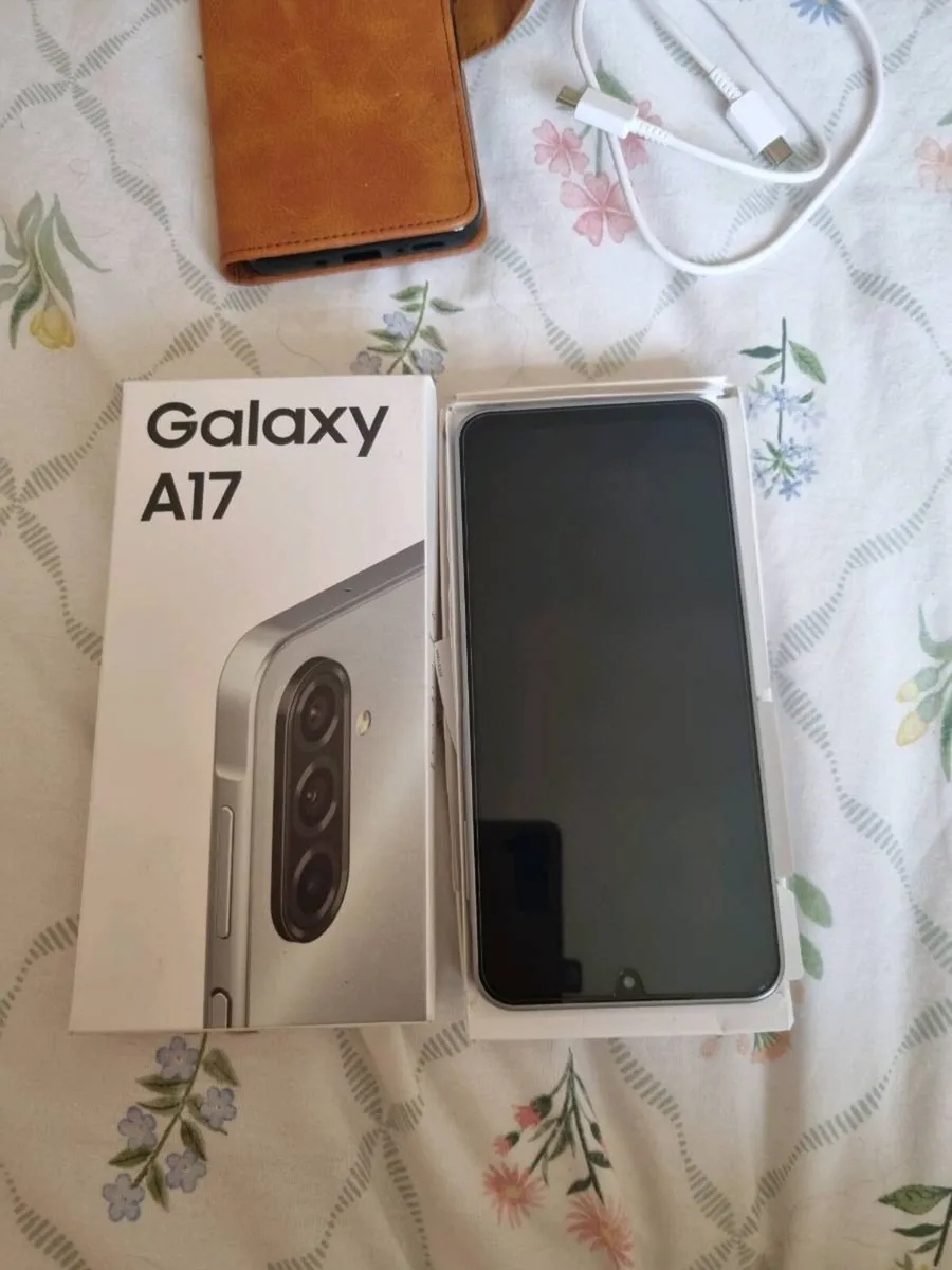 Samsung A17 phone - Image 4